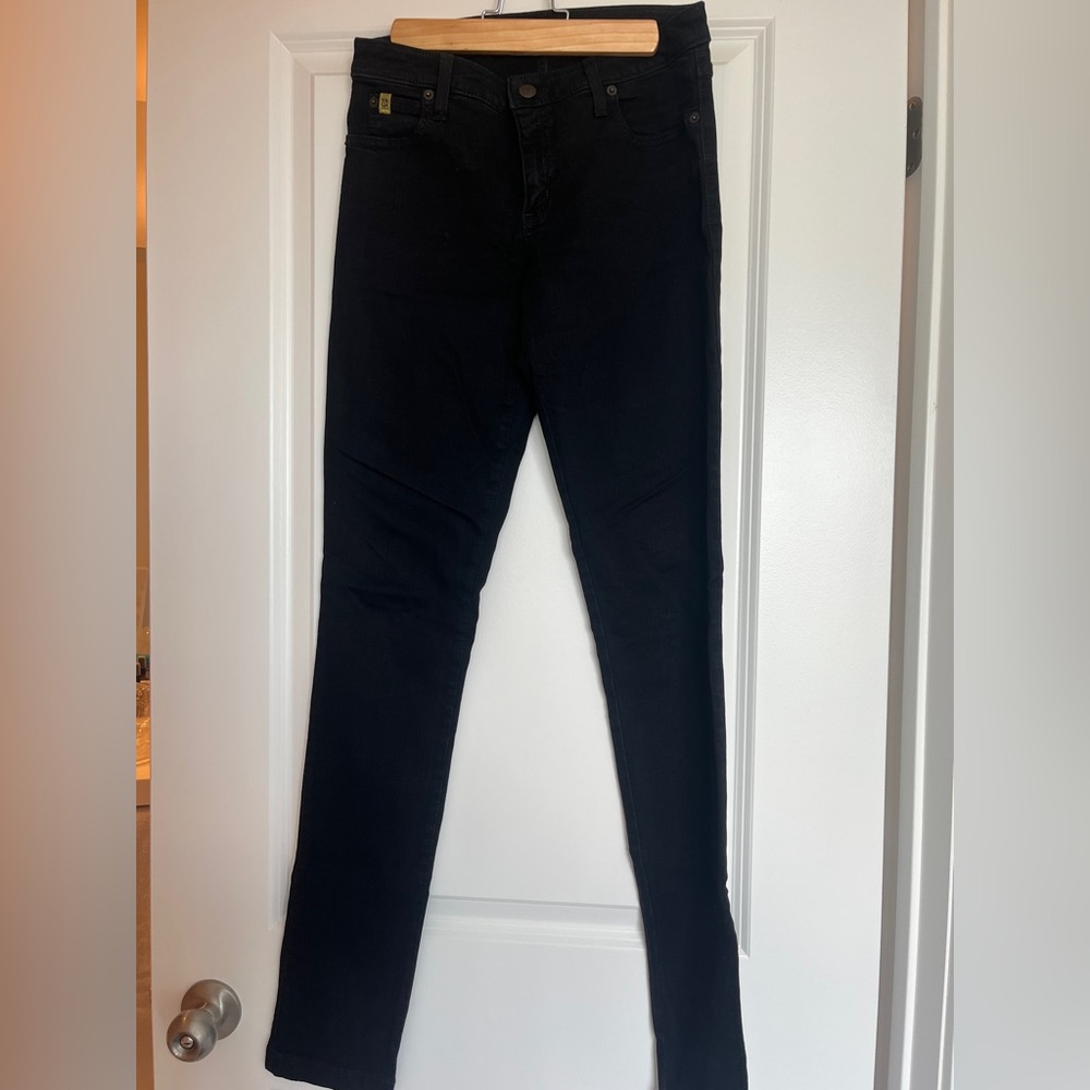 Women's Black Skinny Jeans
Yoga jeans
Low rise